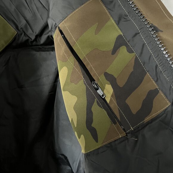 Canada Goose Expedition Series Camouflage Down Jacket - Picture 4 of 14